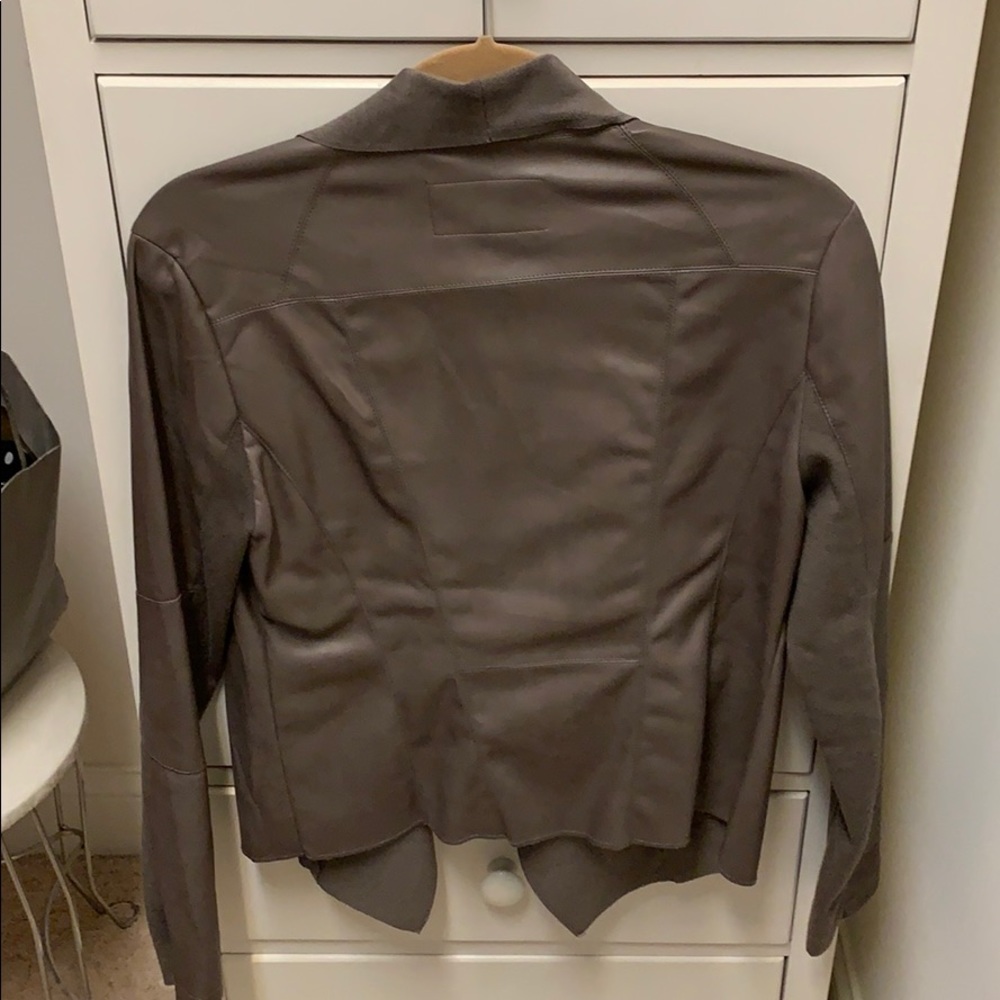 Leather jacket - Picture 2 of 3